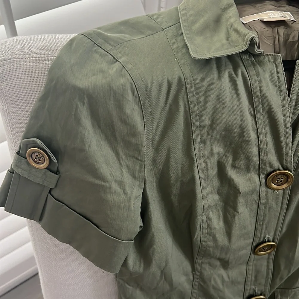 Dress by Michael Kors. - Picture 6 of 8